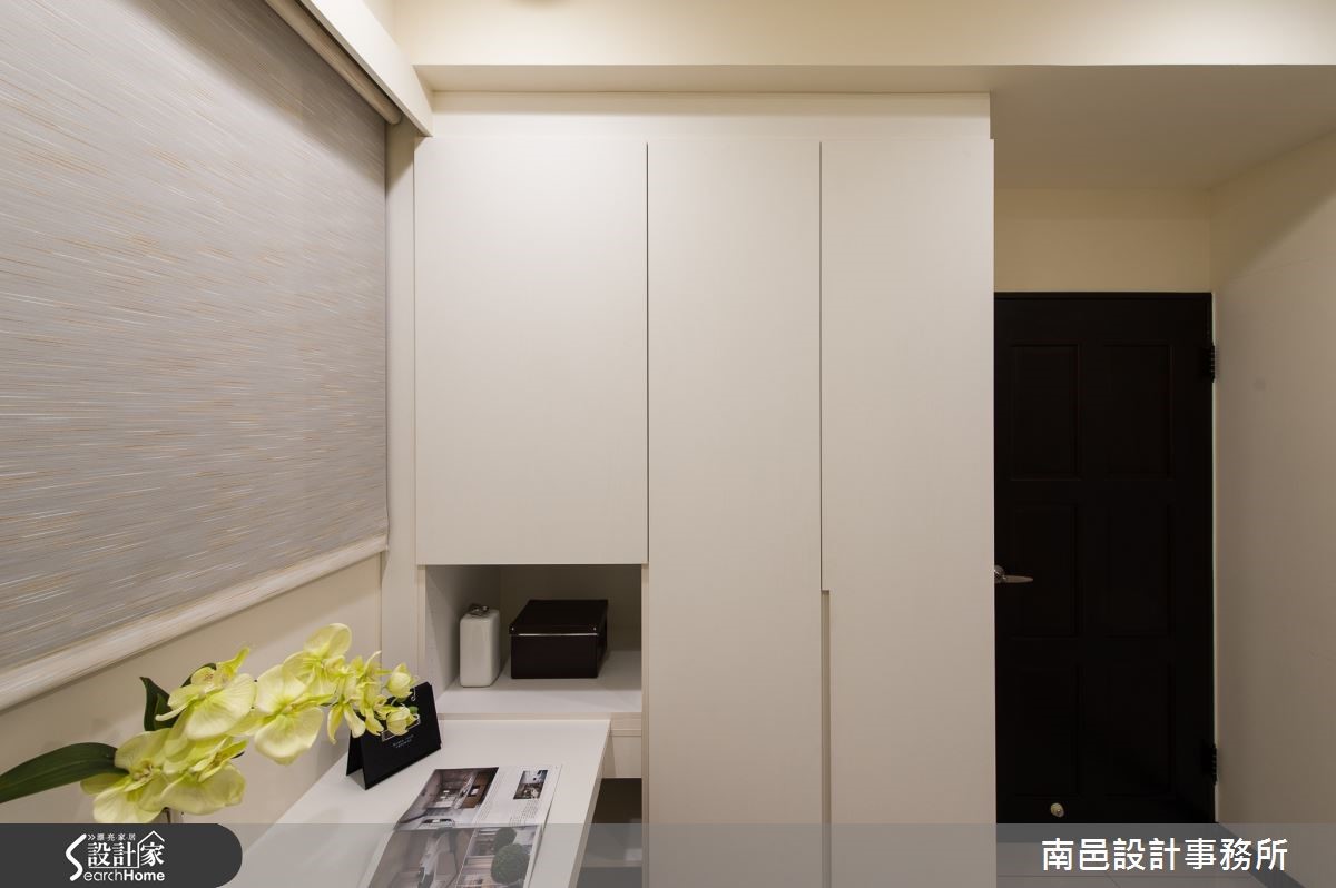 一家四口住在僅 25 坪的新家中，正因為坪數較小，「收